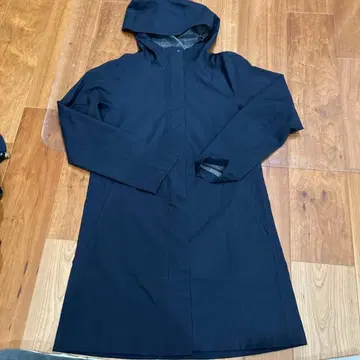 UNIQLO 네이비 컬러 블록 테크 코트 S 사이즈