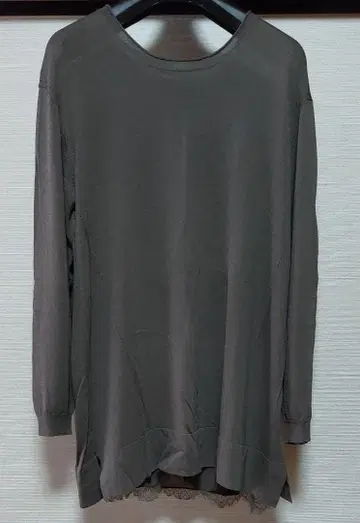 VANILLACOUTURE 카키색 백 레이스 니트 튜닉