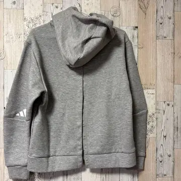 adidas 그레이 후드티 버튼 포함