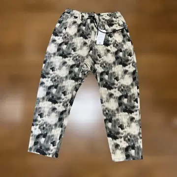 새상품 칸비오 모던 아티스트 디자인 이지 팬츠 블랙 L 사이즈