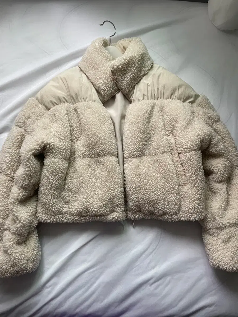 H&M Cropped Shearling Padded Jacket