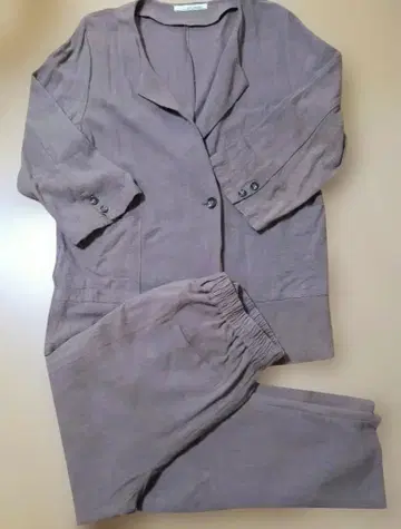 Elencare Due 그레이 팬츠 셋업