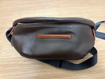 JOGGO 브라운 바디백 가죽 메쉬