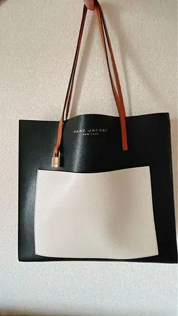 [ 인기!! ] 마크제이콥스 그라인드 토트백 블랙 화이트