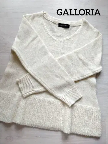 새상품급 아이보리 V넥 니트 스웨터