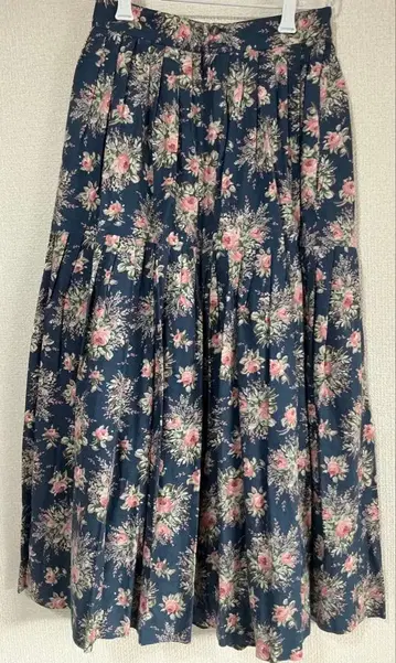 LAURA ASHLEY 로라 애슐리 꽃무늬 플레어 스커트 택 포함 새상품