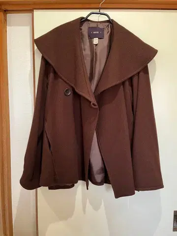 인브리드 로지에 숏코트