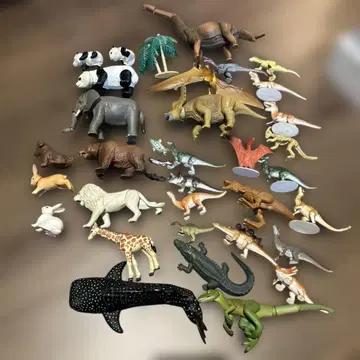 아니아 동물과 공룡 피규어 세트