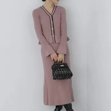 프로포션 바디 드레싱 바이컬러 플레어 머메이드 니트 셋업