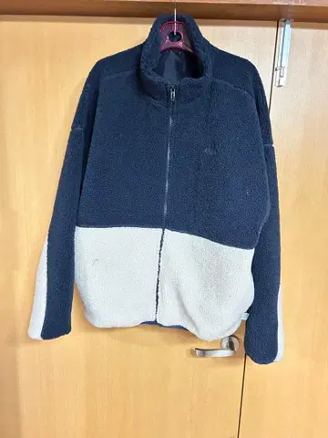 adidas 플리스 자켓 M 사이즈