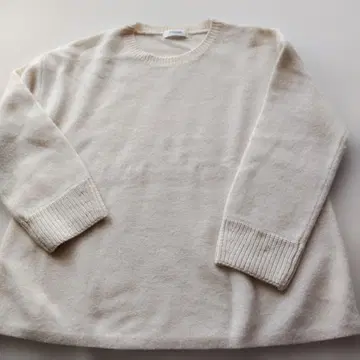PINORE 아이보리 니트 스웨터 긴팔