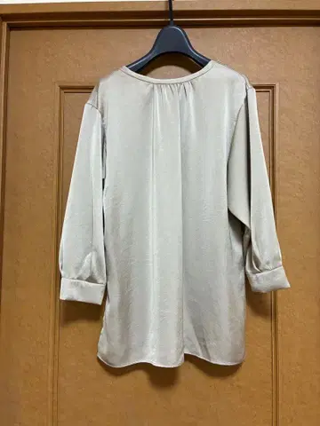 INDIV 베이지 7부 소매 티셔츠 05