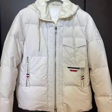 MONCLER GENIUS 후드 부착 화이트 다운 자켓