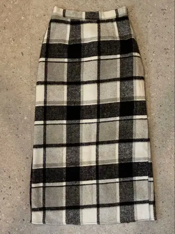 체크 무늬 타이트 스커트