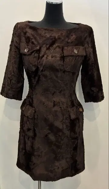 다크 브라운 7부 소매 무릎 기장 원피스