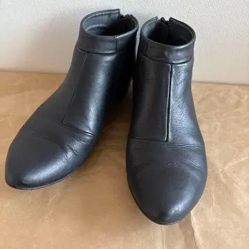 vialis ( 비아리스 ) 블랙 가죽 숏부츠 부티