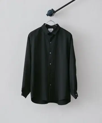 Lui's 루이스 파우더 새틴 모던 소매 볼륨 셔츠