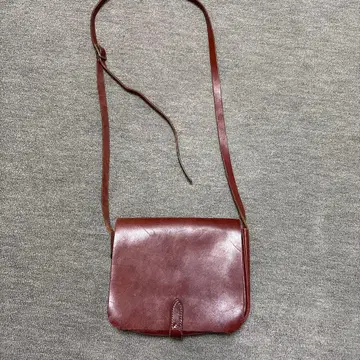 브라운 가죽 숄더백