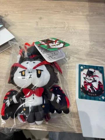 [ 미사용 새상품 ] 해즈빈 호텔 허스크 봉제 인형 마스코트 혜택 카드