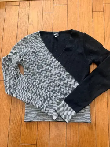 D&G V넥 스웨터 36