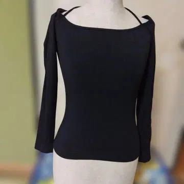 PINKO 블랙 긴팔 티셔츠 M 사이즈