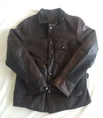 다크 브라운 가죽 자켓