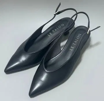 LE TALON 백 스트랩 스틸레토 펌프스 블랙