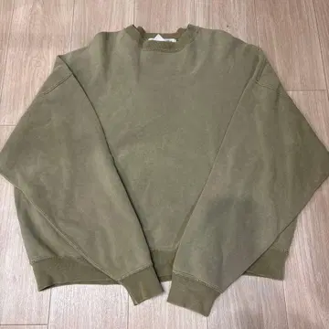 REMI RELIEF 올리브 그린 크루넥 맨투맨 트레이닝복