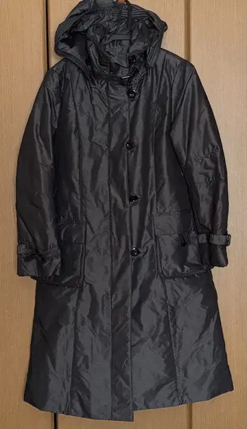 후드 이너 포함 네이비 롱 코트