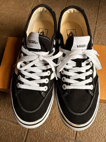 VANS 블랙 스니커즈