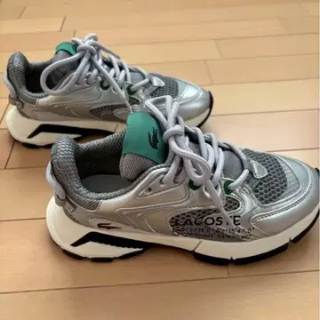LACOSTE 실버 그린 스니커즈
