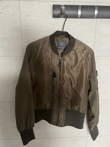 Bershka MA-1 자켓 L 사이즈 올리브 그린