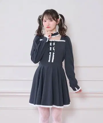 Honey Cinnamon 코튼 레이스 데콜테 오픈 원피스