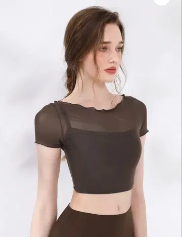 YOMOMENT 메쉬 절개 페이크 레이어드 반팔 패드