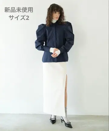 클라네 TUCK SHOULDER SHIRT