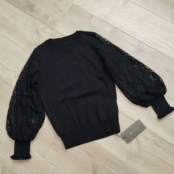 블랙 레이스 벌룬 슬리브 니트