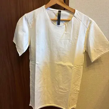 화이트 라운드넥 T셔츠 L 사이즈