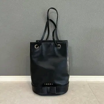 TOCCA 블랙 소가죽 레더 버킷 백