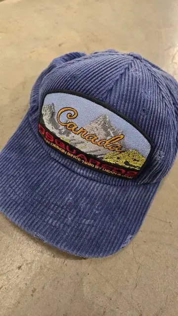 디스퀘어드 코듀로이 캡 새상품