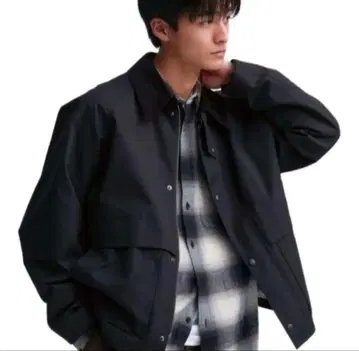 유니클로 유틸리티 숏 블루종 블랙 L