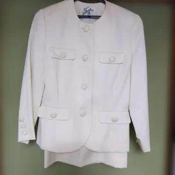 EL MIDAS 아이보리 버튼 부착 자켓과 스커트 세트