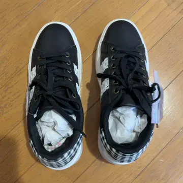 시마무라 아오키 미사코 콜라보 산리오 스니커즈 M