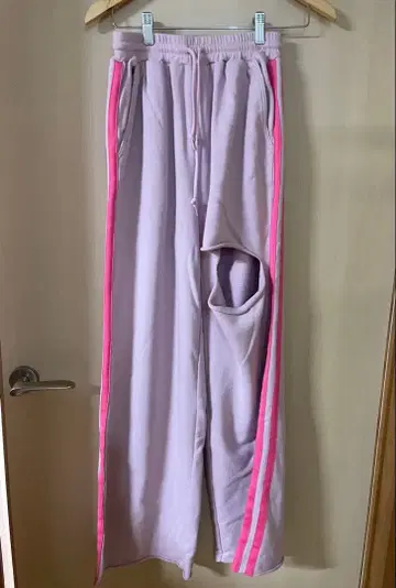 핑크 2 라인 데미지 스웨트 팬츠