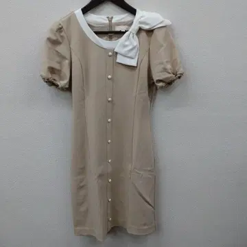 (13) Emirila wiz 리본 포함 베이지 반팔 원피스