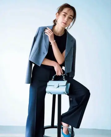 스나이델 snidel 23SS Sustaina 백 플레어 숏 자켓