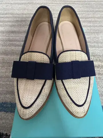 다이애나 / 리본 포함 아이보리 네이비 플랫슈즈