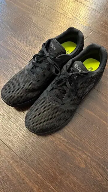 [ 새상품 미사용 ] 27.0 스케쳐스 GO RUN 블랙