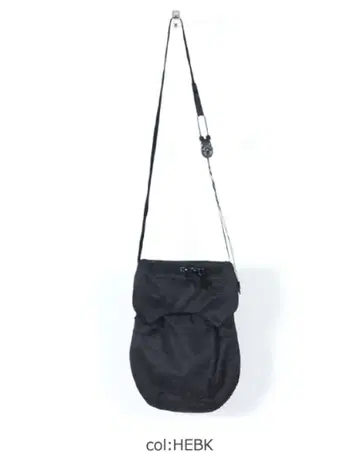 아르크 페닉스 지퍼 포켓 부착 블랙 나일론 숄더백