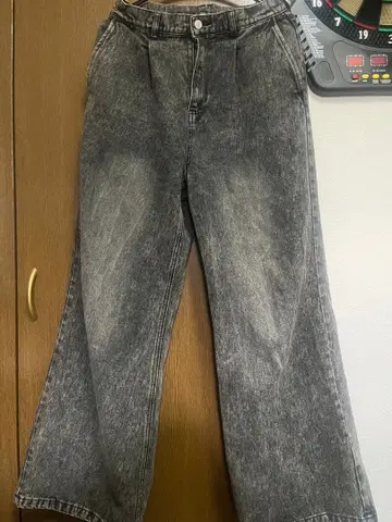 그레이 와이드 레그 데님 팬츠