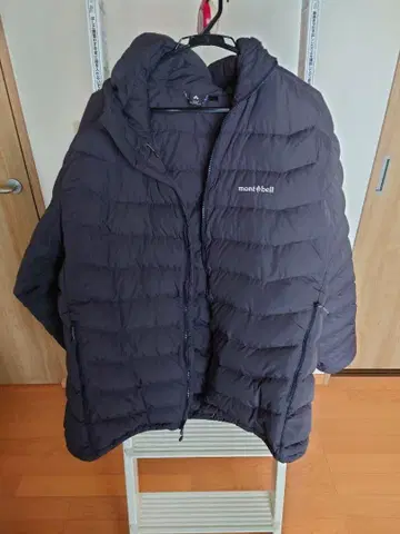 mont-bell 다크 그레이 후드 부착 다운 자켓